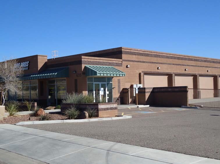 More Photos Of 4215 W Fortune Dr, Anthem Showroom For Lease