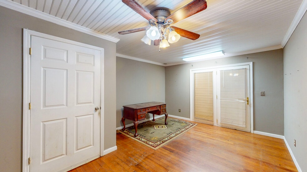 More Photos Of 5534/5546 Waterlevel Hwy, Cleveland Light Distribution For Sale