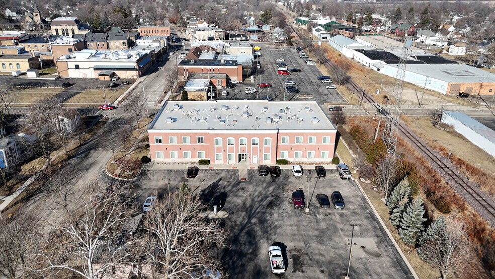 More Photos Of 204 E Prairie, Marengo Office For Lease