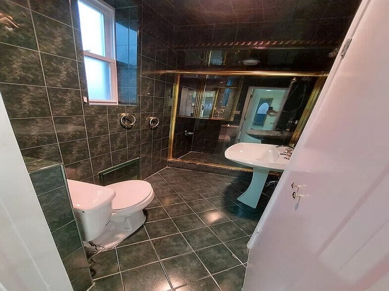 More Photos Of 472 Lake St, Brooklyn Land For Sale