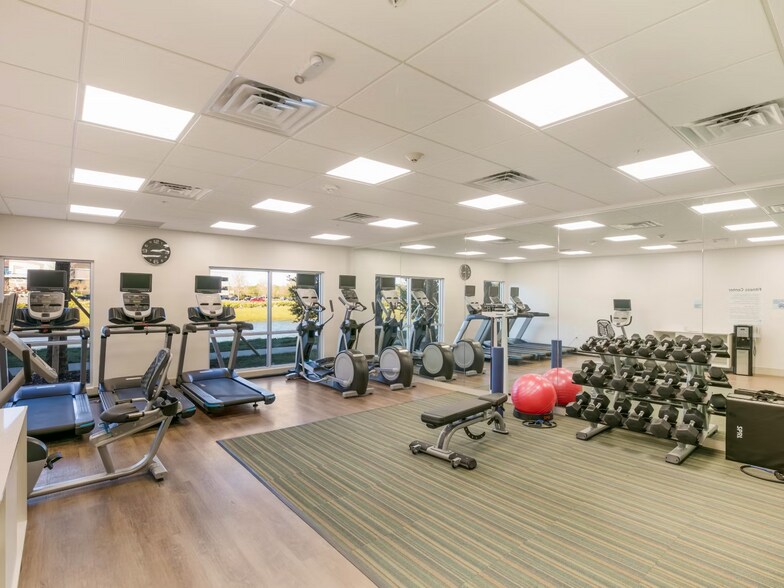 More Photos Of 10573 Brightman Blvd, Jacksonville Hotel For Sale