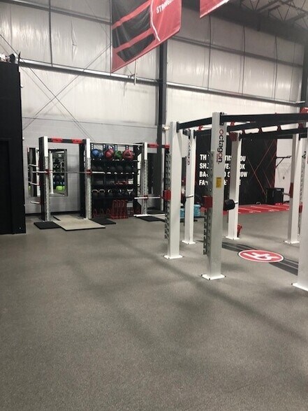 More Photos Of 1001 Lincoln Blvd, Middlesex Warehouse For Lease