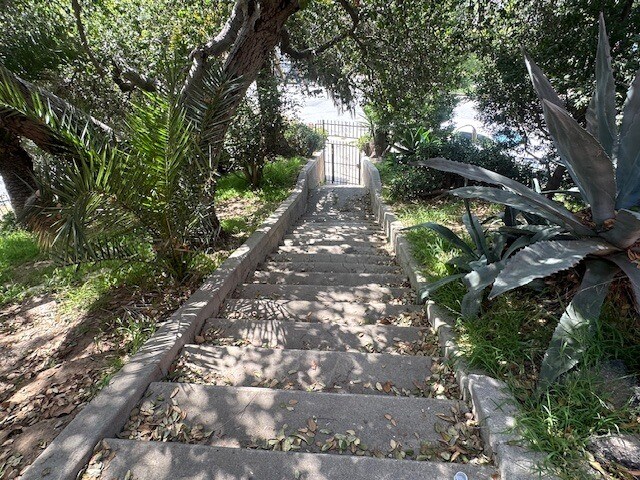 More Photos Of 3939 W 28th St, Los Angeles Multifamily For Sale