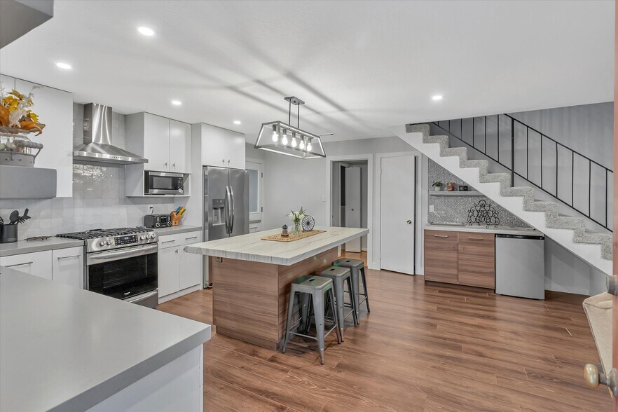 More Photos Of 331 Poe St, Palo Alto Apartments For Sale