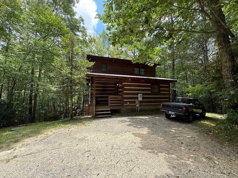 More Photos Of 1105 Fall Creek Rd, Purlear Specialty For Sale