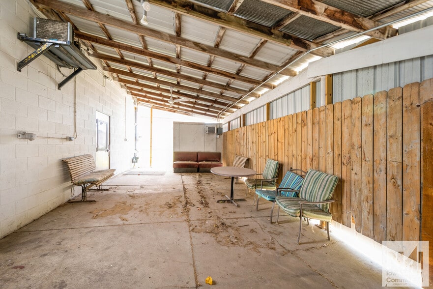 More Photos Of 115 E Main St, Coggon General Retail For Sale