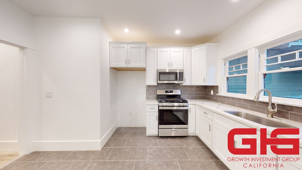More Photos Of 536 N Madison Ave, Pasadena Apartments For Sale