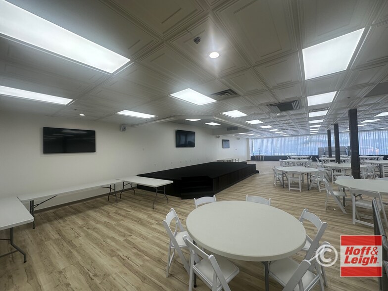 More Photos Of 2128 Front St, Cuyahoga Falls Storefront Retail Office For Sale