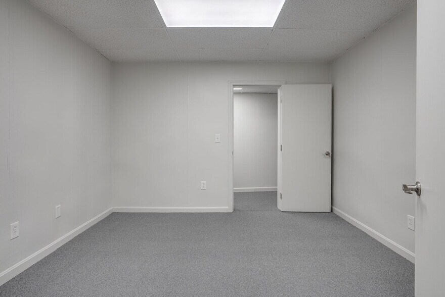 More Photos Of 38-40 Market St, Amesbury Office Residential For Sale