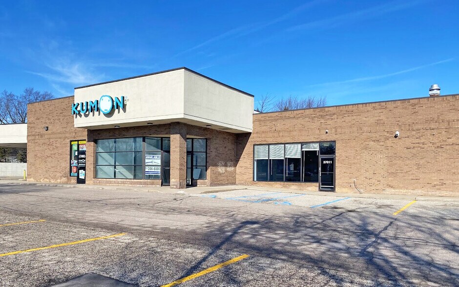 More Photos Of 37005-37125 S Gratiot Ave, Clinton Township Unknown For Lease