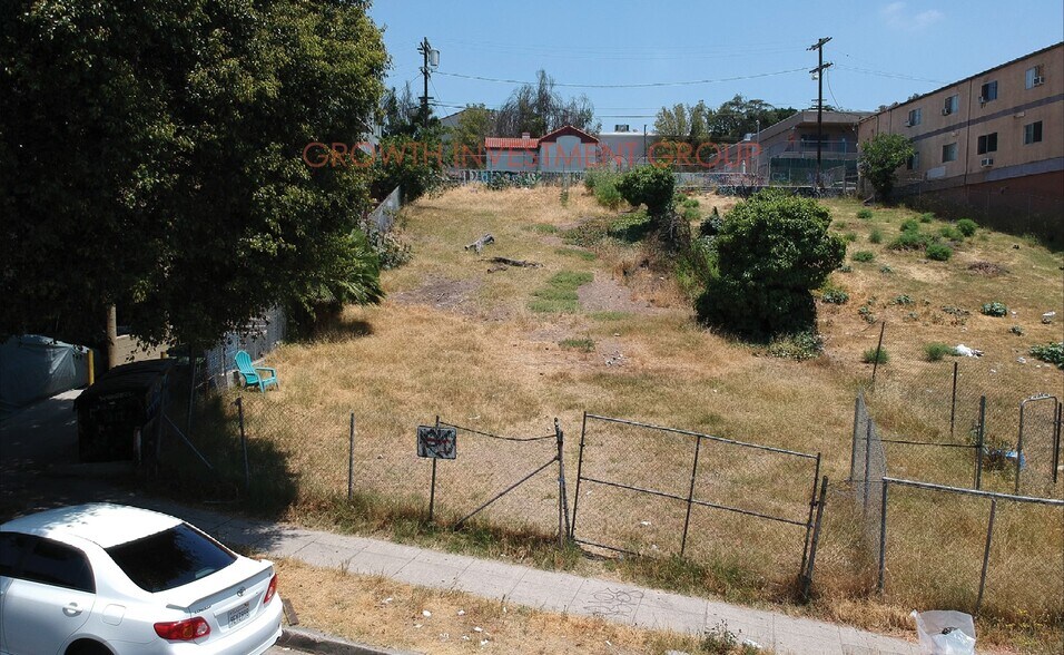 More Photos Of 132 Union Pl, Los Angeles Land For Sale