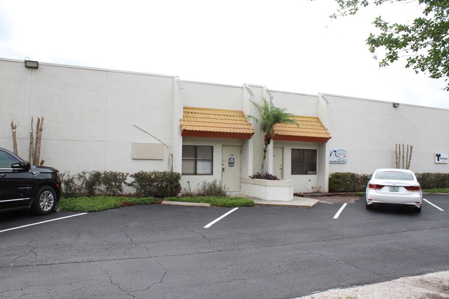 Primary Photo Of 174-B Semoran Commerce Pl, Apopka Light Manufacturing For Lease