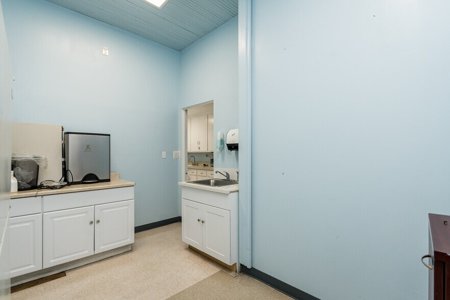 More Photos Of 1533 Alamitos Ave, Long Beach Medical For Sale