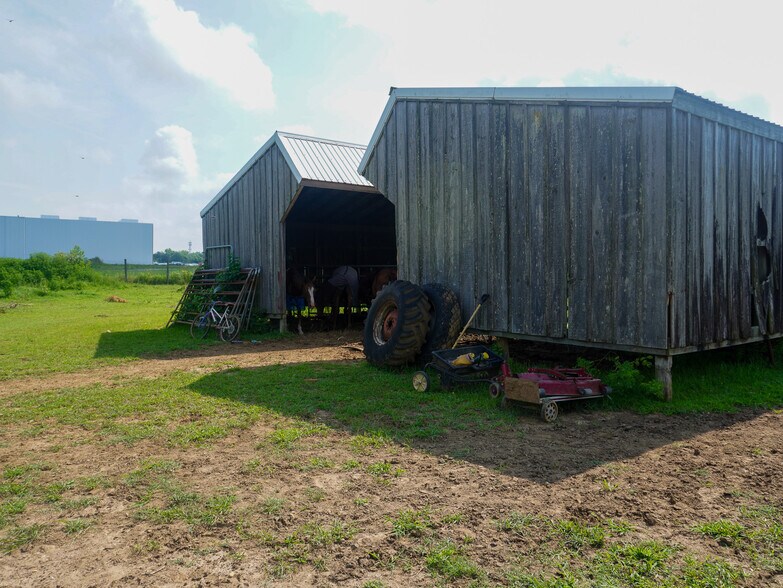 More Photos Of 110 Pennsgrove Pedricktown Rd, Pedricktown Service For Sale