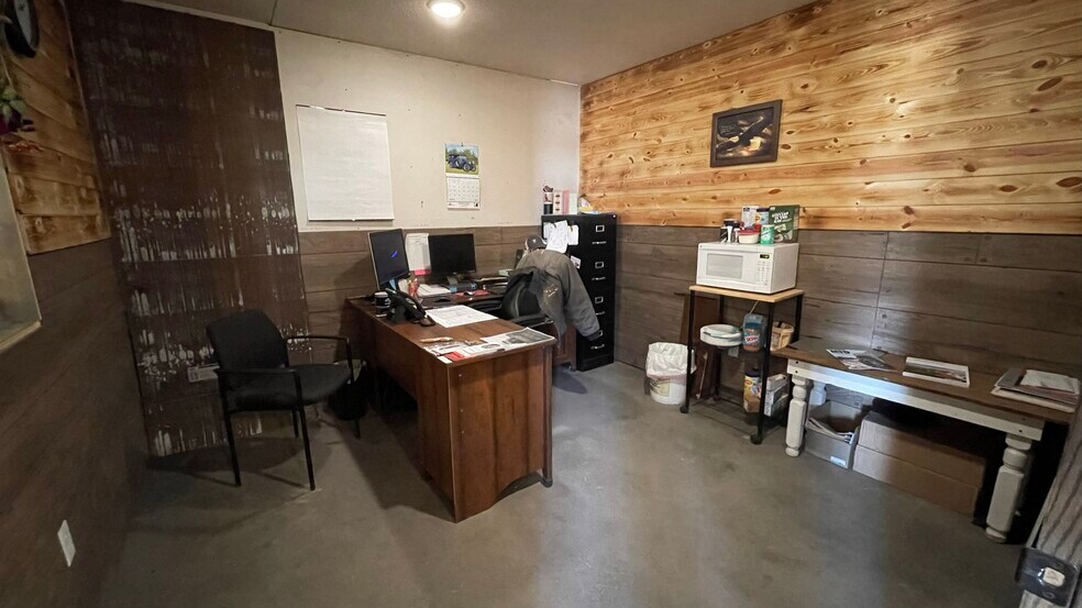 More Photos Of 115 E E St, Ogallala Auto Repair For Sale