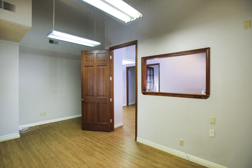 More Photos Of 1810 E 17th St, Santa Ana Medical For Lease