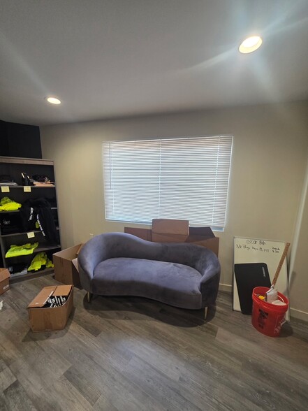 More Photos Of 23601 Avalon Blvd, Carson Storefront Retail Office For Lease