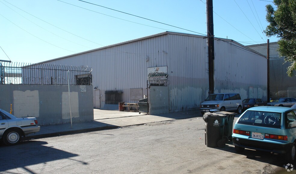 More Photos Of 326-330 W 58th St, Los Angeles Warehouse For Sale
