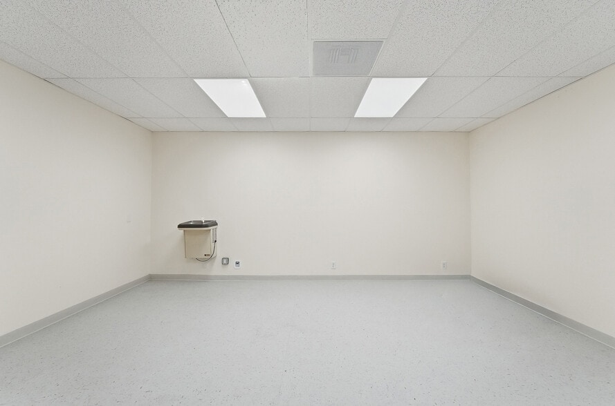 More Photos Of 6006 N El Dorado St, Stockton Office For Sale