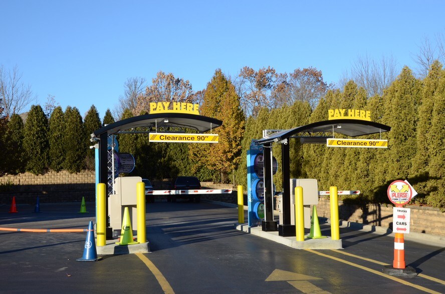 More Photos Of 1388 State St, Lemont Carwash For Lease