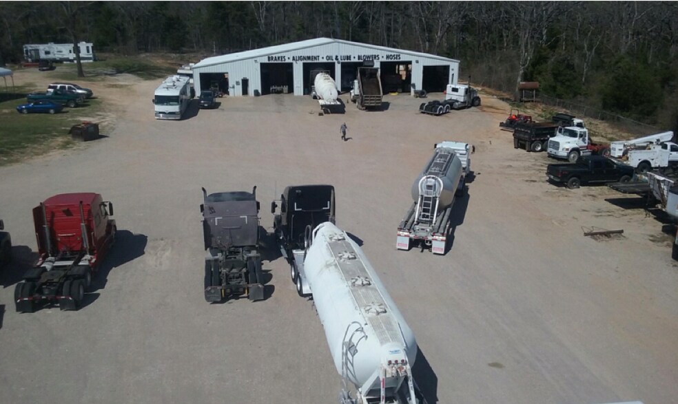 Primary Photo Of 15844 State Highway 31 W, Tyler Truck Terminal For Lease