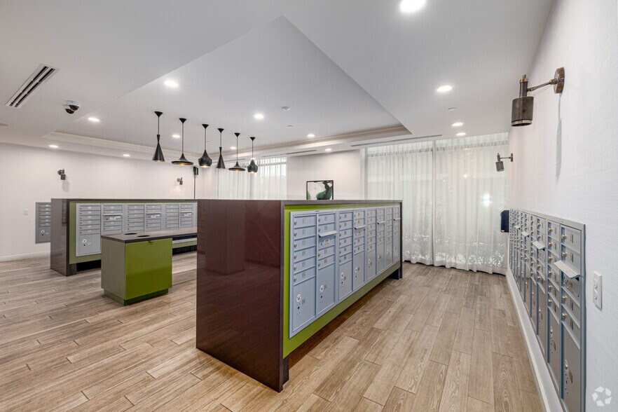 More Photos Of 4520 Alvarado Canyon Rd, San Diego Apartments For Lease