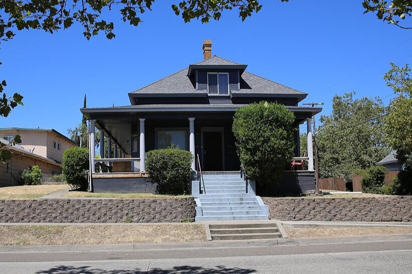Primary Photo Of 409 Washington Blvd, Roseville Apartments For Sale
