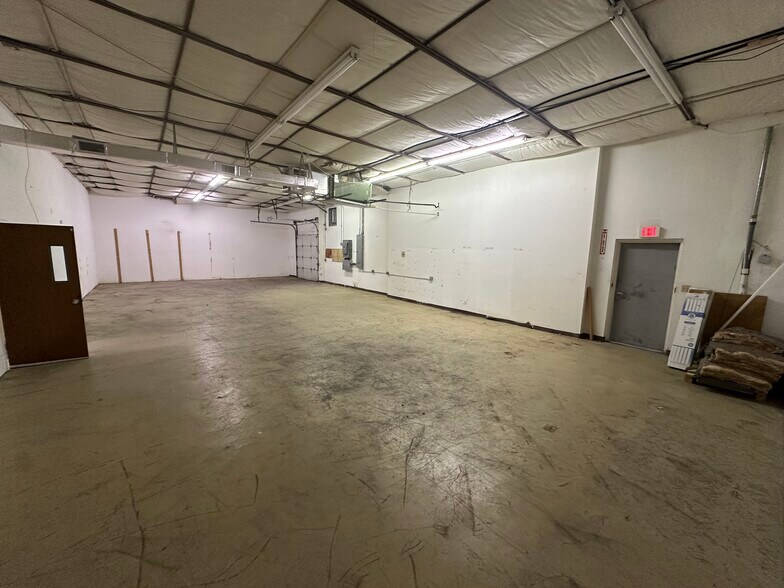 More Photos Of 9225 Ulmerton Rd, Largo Light Manufacturing For Sale