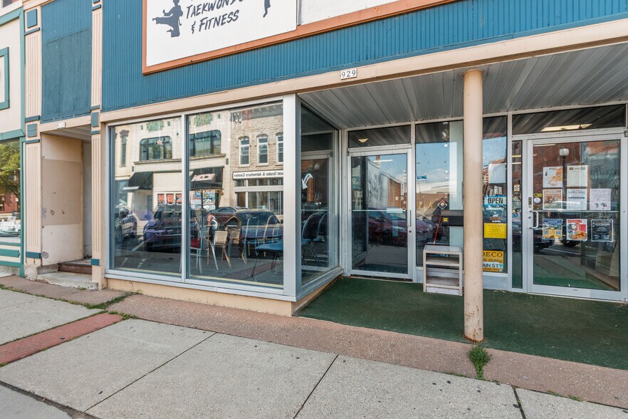 More Photos Of 927 Main St, Stevens Point Storefront Retail Residential For Sale