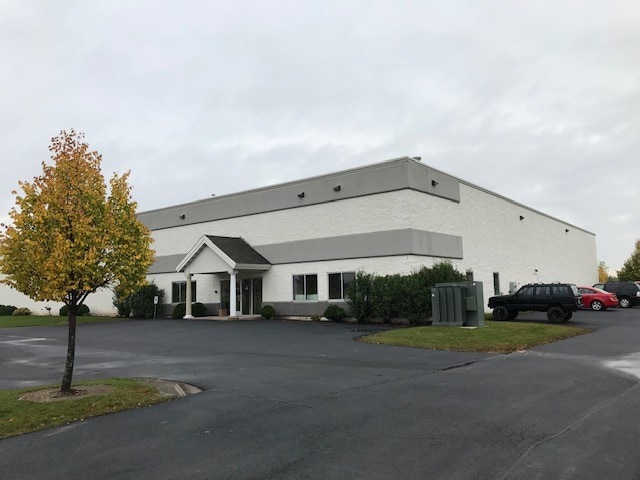 More Photos Of 3210 N Zuehlke Dr, Appleton Warehouse For Lease