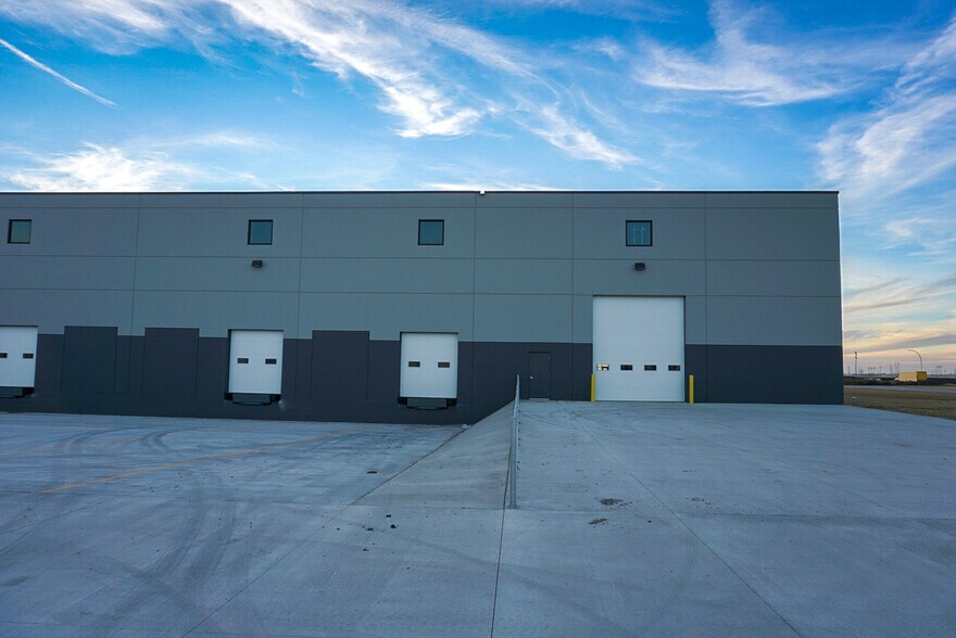 More Photos Of 2466 42nd St N, Fargo Distribution For Lease