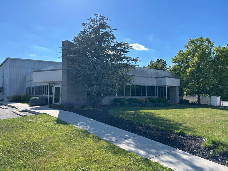 More Photos Of 450 Gateway Dr, Reading Manufacturing For Sale