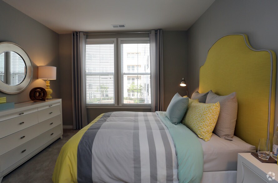 More Photos Of 101 N Wolfe St, Baltimore Apartments For Lease