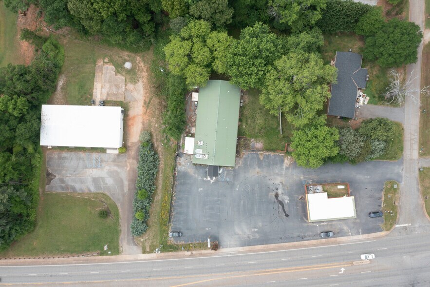 More Photos Of 1704-1710 W Main St, Central Restaurant For Lease