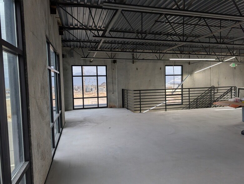 More Photos Of 5879 W 7800 S, West Jordan Office For Lease