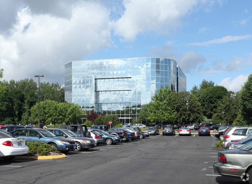 More Photos Of 333 E River Dr, East Hartford Office For Lease