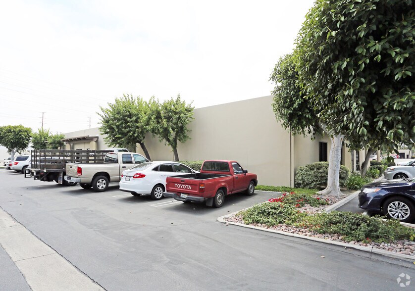 More Photos Of 1594 S Anaheim Blvd, Anaheim Manufacturing For Lease