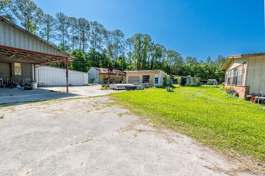 More Photos Of 2856 NE 187th St, Starke Manufacturing For Sale