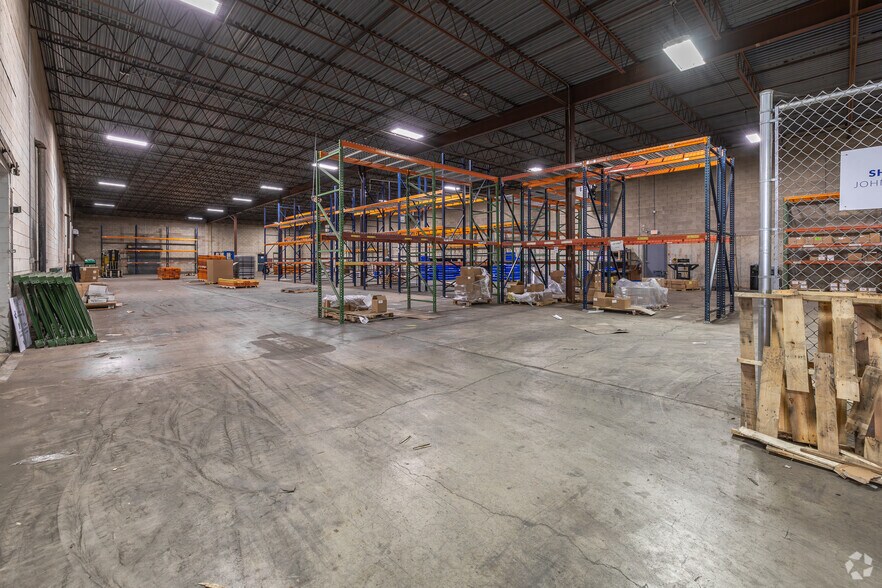 More Photos Of 1515 Ellis St, Waukesha Manufacturing For Lease