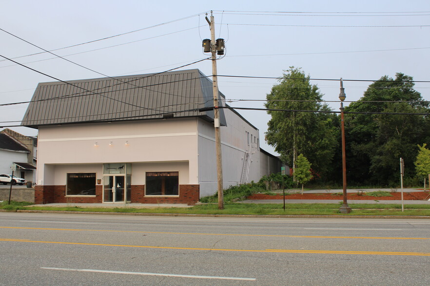 Primary Photo Of 80 S Main St, Concord Freestanding For Lease