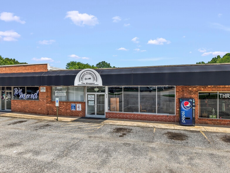 More Photos Of 945 NC Highway 66 S, Kernersville Storefront For Lease