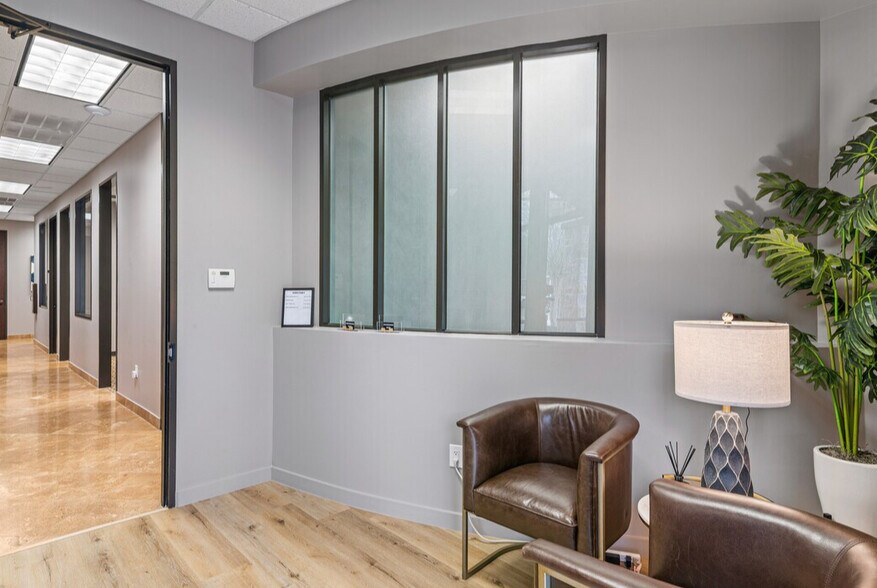 More Photos Of 10320 Lake Rd, Houston Loft Creative Space For Lease