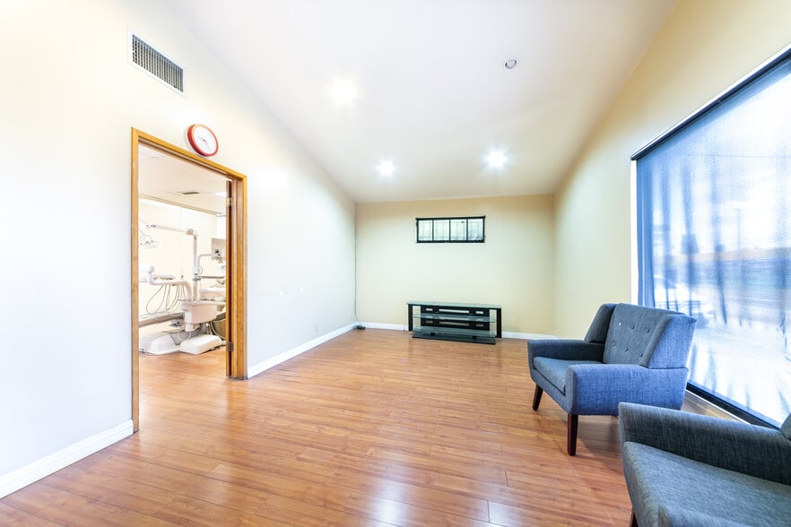 More Photos Of 13175 Paramount Blvd, South Gate Office For Sale