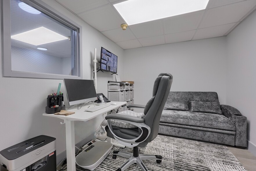 More Photos Of 2140 Lincoln Hwy E, Lancaster Hotel For Sale