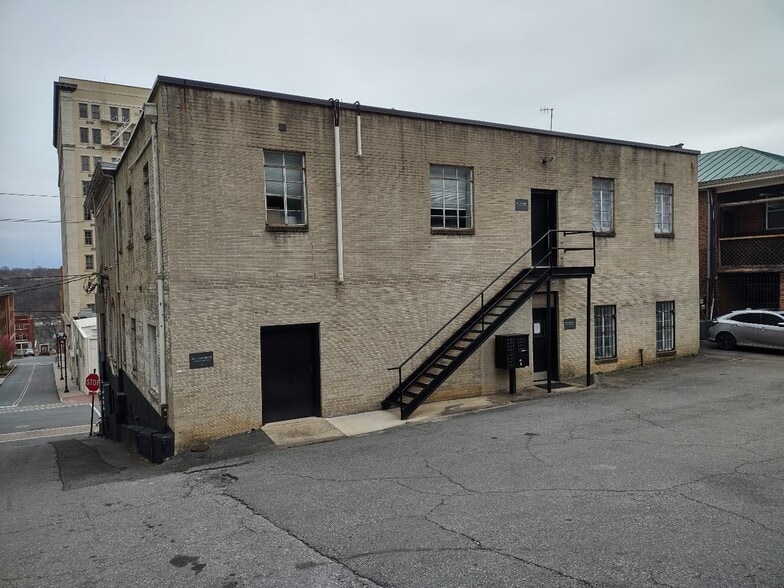 More Photos Of 801 Church St, Lynchburg Office Residential For Lease