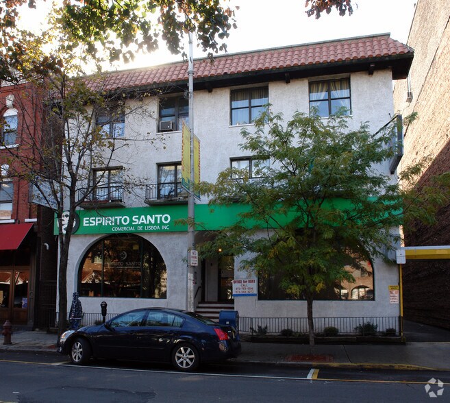 More Photos Of 73-75 Ferry St, Newark Storefront Retail Office For Sale