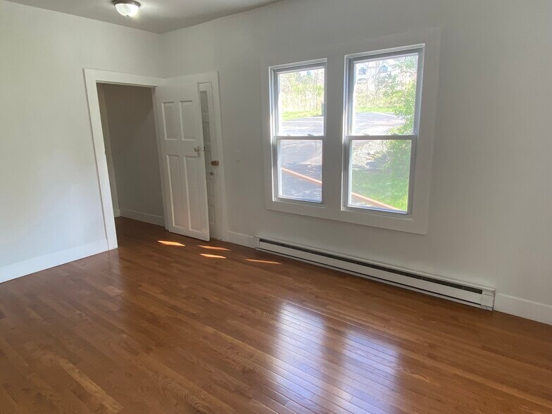 More Photos Of 105 Willowbrook Rd, South Abington Office Residential For Lease