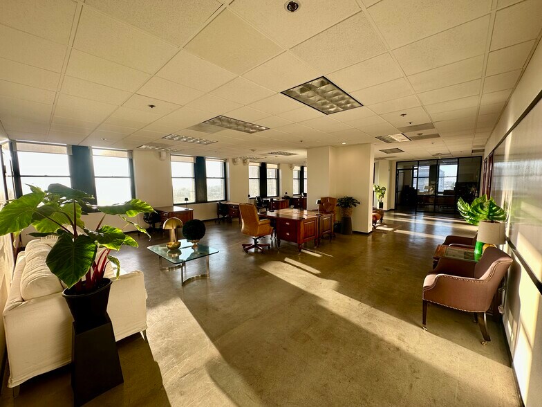 More Photos Of 1060 Fulton St, Fresno Office For Sale