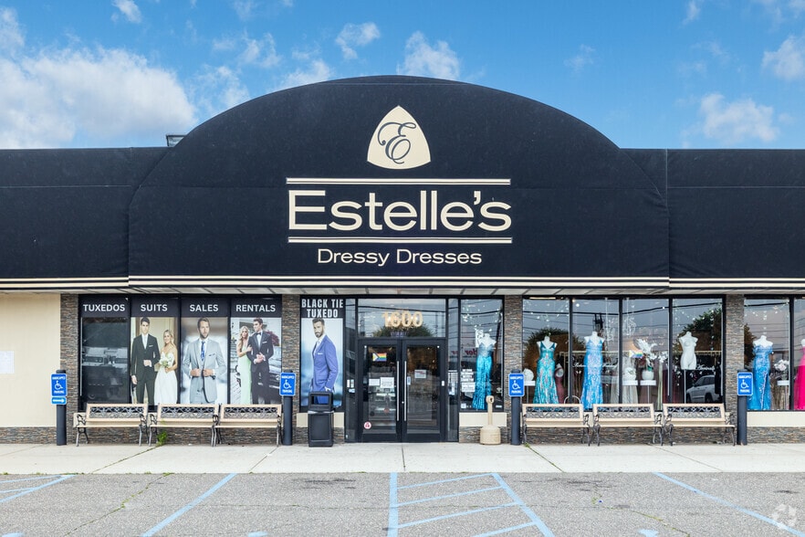 More Photos Of 1600 Broadhollow Rd, Farmingdale Warehouse For Sale