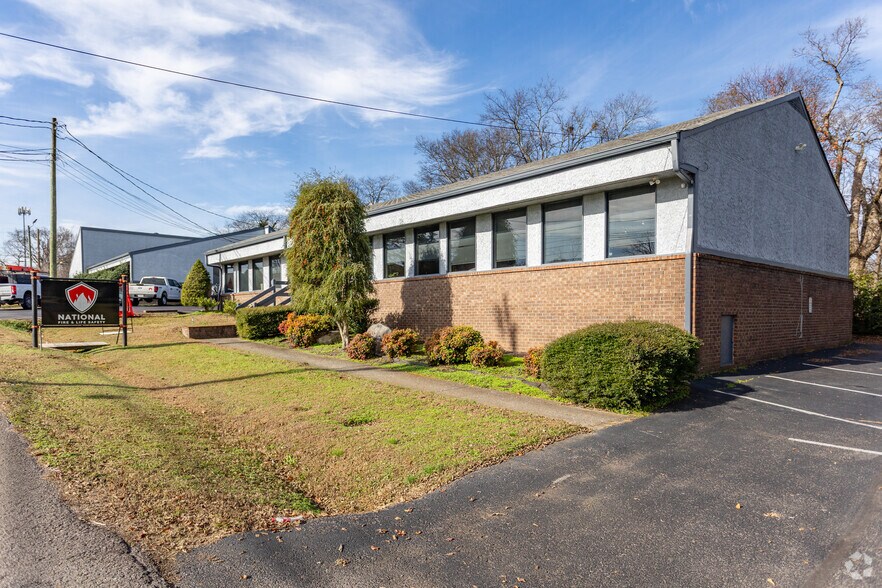 More Photos Of 125 Glancy St, Goodlettsville Office For Sale